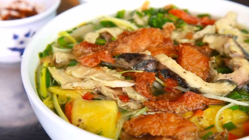 Nhung quan bun dong khach o Ha Noi, chi nhin thoi da them