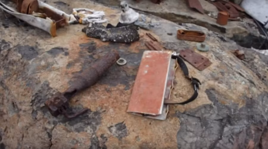 Đặc biệt, đây là trạm thời tiết hoàn toàn tự động, các thiết bị thô sơ do các kỹ sư Đức thiết kế sẽ tự ghi lại nhiệt độ, độ ẩm, tốc độ gió và mã hóa chúng, chuyển về Đức một cách tự động qua sóng radio. Đây mà điều mà không nhiều nước trên thế giới thời bấy giờ có thể làm được. Nguồn ảnh: Heri.