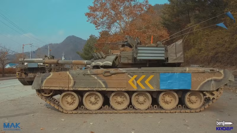 Trong kho vũ khí của Hàn Quốc có rất nhiều xe tăng T-80U có xuất xứ Liên Xô. Nguồn ảnh: Chosul.