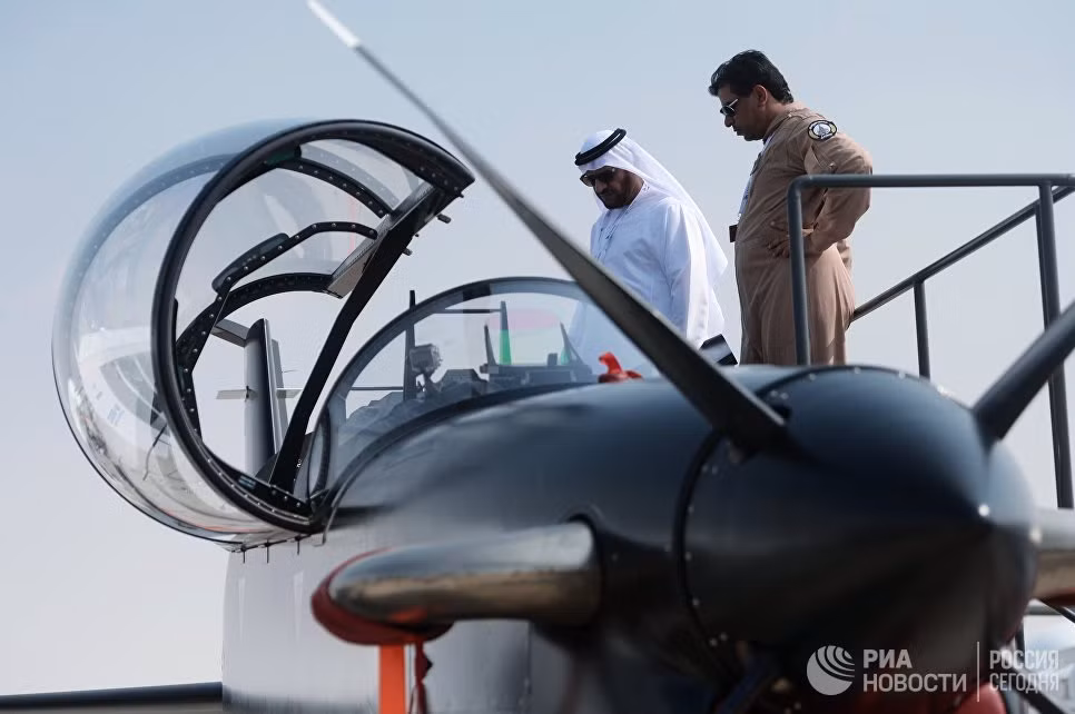 Một biến thể cường kích hạng nhẹ Calidus B-250 được giới thiệu cho khách tham quan tại Dubai Airshow 2017, chiếc B-250 trên là của UAE mang tới triển lãm lần này. Nguồn ảnh: Ria.