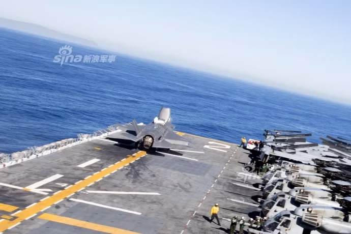 Việc các máy bay F-35 của Mỹ được triển khai với số lượng lớn ở Okinawa được coi là một động thái cứng rắn của Washington đáp lại các mối đe dọa đến từ Triều Tiên và thậm chí là Trung Quốc. Nguồn ảnh: Sina.