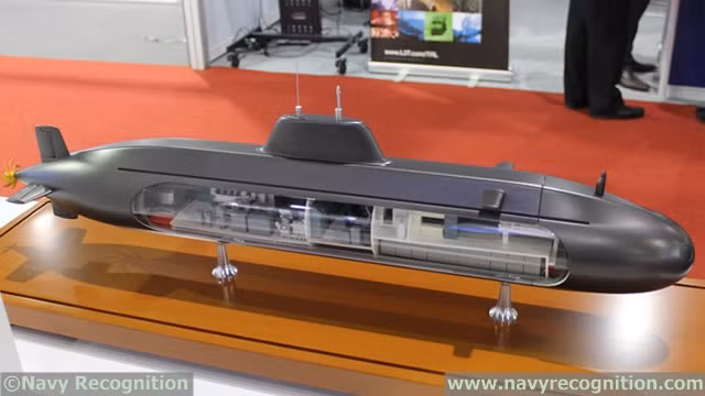 Có tên gọi MS 200, tàu ngầm mini có độ giãn nước 200 tấn này có chiều dài chỉ 30 mét, rộng 3,6 mét và cao 4,4 mét. Tàu ngầm siêu nhỏ này có khả năng hoạt động chỉ với 6 người điều khiển và có thể mang theo được 8 lính đặc nhiệm. Nguồn ảnh: Navy.