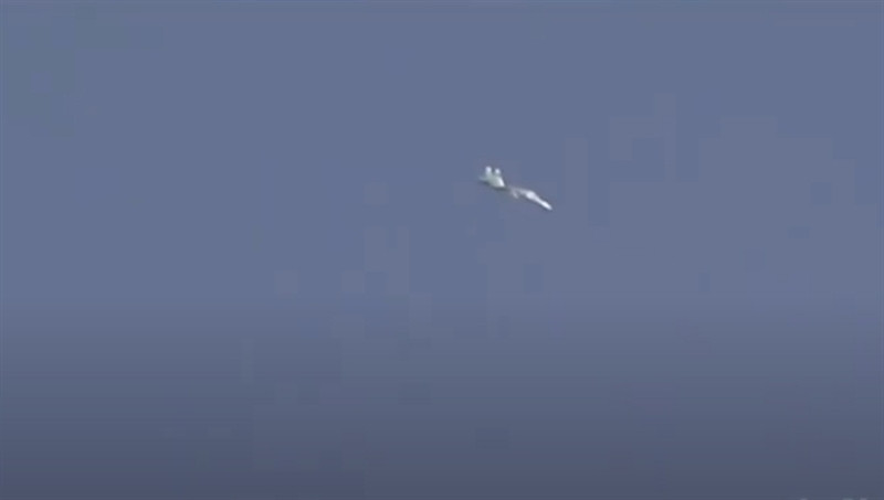 Trong cuộc không kích này, phi đội tiêm kích Su-30M tập trung tấn công vào các mục tiêu trọng điểm của phiến quân trại huấn luyện và căn cứ của chúng ở khu vực rừng núi tại Idlib.