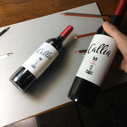 Đến năm 2013, Marcello thất nghiệp. Cảm thấy không còn gì để mất, anh quyết định quay lại làm thứ mình đam mê nhất, vẽ các phiên bản siêu thực của các vật thể hàng ngày.