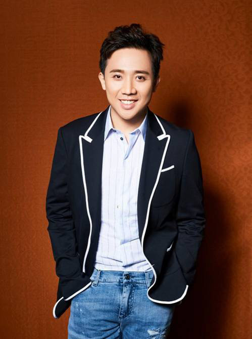 Ngoài lĩnh vực âm nhạc, Trấn Thành là MC có mức cát-xê cao nhất hiện nay. Được biết, sau mỗi tập game show truyền hình, Trấn Thành nhận được 30 triệu đồng. Nam MC gần như phủ sóng game show truyền hình khắp cả nước, nên số tiền này nhân lên sẽ rất lớn. Một bầu show tiết lộ, mức giá mời Trấn Thành tham dự một sự kiện là 6000 USD. Một công ty truyền thông khác ở Hà Nội từng bật mí, giá đóng TVC quảng cáo của Trấn Thành khoảng 20 ngàn USD. Chính Trấn Thành cũng nói: "Mức thu nhập tôi có được đủ để lo cho cha mẹ, gia đình. Tôi cũng đã mua nhà và xe hơi tiền tỷ cho cha mẹ".