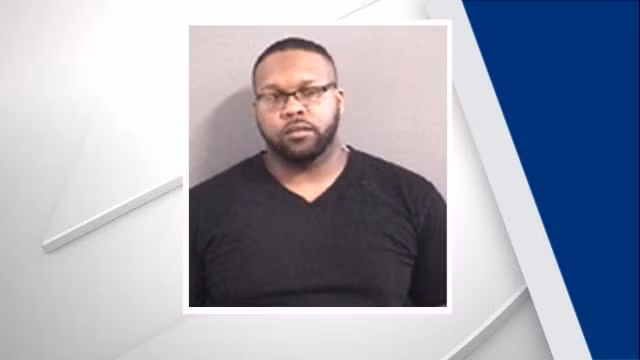 Giup canh sat bat toi pham, nguoi dan ong lai bi bat vi su that 