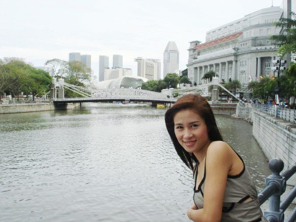 Hình ảnh thời trẻ của Mai Ngân được cho là đặc biệt giống cô em gái nổi tiếng. Ngày 9/11 Đông Nhi và gia đình đãi khách tiệc cưới tại Phú Quốc.