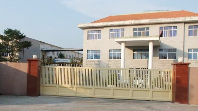 Pho giam doc mot cong ty bao mat trom 2 dong ho tien ti