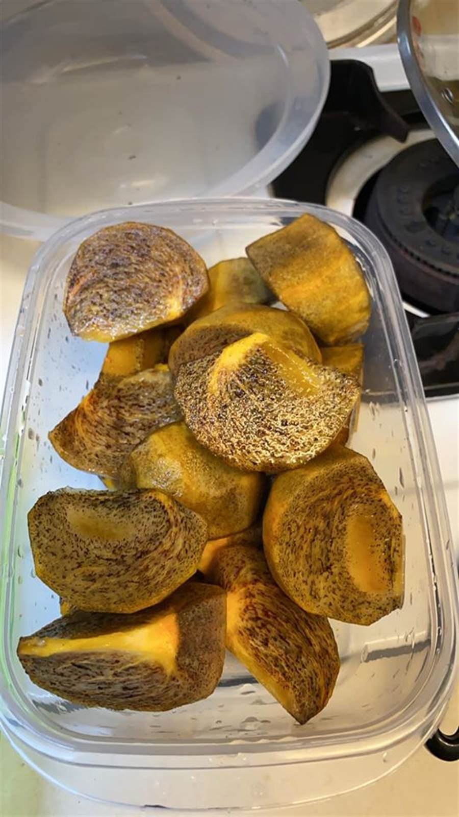 Thay qua hong co dom den dinh vut, 