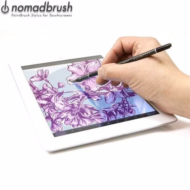 Bút vẽ trên iPad: Hãy để trẻ thỏa sức sáng tạo với cây bút vẽ trên iPad. Khi bé vẽ trên chiếc iPad bạn sẽ không còn lo phải dọn những đồ đạc bày bừa trên sàn nhà. Ảnh: List25.