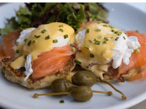 4. Thịt bò và trứng: Sự kết hợp thực phẩm này có thể làm rối tung hệ thống tiêu hóa của bạn vì cả hai đều chứa nhiều protein mà cơ thể chúng ta mất nhiều thời gian để phá vỡ. Ảnh: Boldsky.