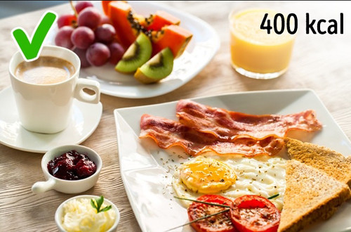 Ăn chế độ ít calo kích thích sự thèm ăn: Việc tập trung nhiều vào việc đong đếm lượng calo sẽ dẫn tới một kết quả tiêu cực trong việc giảm cân và duy trì trọng lượng tối ưu. Khi chúng ta chọn một bữa ăn nhẹ có lượng calo thấp thay vì một bữa ăn chính, nó chỉ làm giảm cảm giác đói trong một thời gian. Rất nhanh sau đó, chúng ta lại cảm thấy đói và tiêu thụ nhiều calo hơn. Ảnh: Depositphotos.