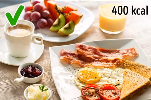 Ăn chế độ ít calo kích thích sự thèm ăn: Việc tập trung nhiều vào việc đong đếm lượng calo sẽ dẫn tới một kết quả tiêu cực trong việc giảm cân và duy trì trọng lượng tối ưu. Khi chúng ta chọn một bữa ăn nhẹ có lượng calo thấp thay vì một bữa ăn chính, nó chỉ làm giảm cảm giác đói trong một thời gian. Rất nhanh sau đó, chúng ta lại cảm thấy đói và tiêu thụ nhiều calo hơn. Ảnh: Depositphotos.