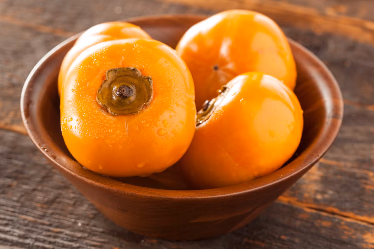 9. Cải thiện thị lực: Một trong những lợi ích sức khỏe của quả hồng là chứa nhiều vitamin A, giúp tăng khả năng cải thiện tầm nhìn cho mắt. Đặc biệt, trái cây này cũng chứa nhiều sắt, giúp cơ thể hấp thu sắt và hỗ trợ sản xuất các tế bào máu đỏ. Ảnh: Getty.