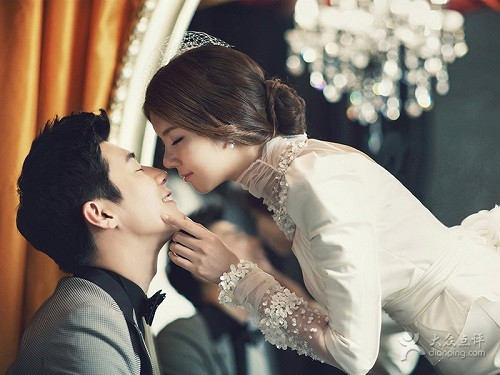 Phụ nữ đừng quá ngoan hiền, hãy học cách hư hỏng một chút để bản thân luôn mới lạ trong mắt đối phương - Ảnh minh họa: Internet.