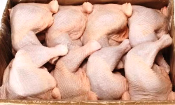 Thit ga 2.000 dong/kg do ve: Truy tim ke nhap khau bo tron