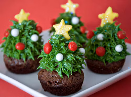 Nhìn chiếc bánh Giáng sinh đẹp mắt như vậy, bạn có nỡ ăn không? Ảnh: BP.