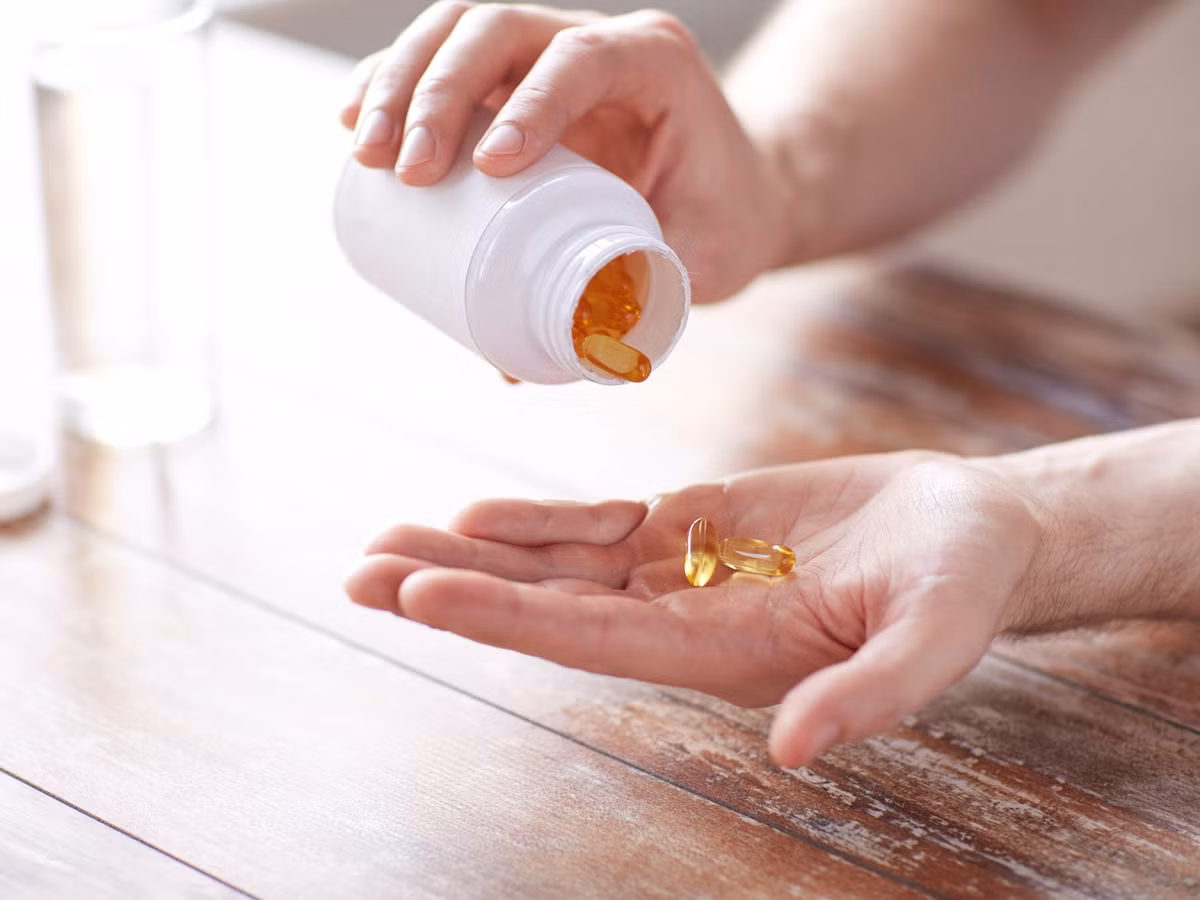 Tóc của bạn được nuôi dưỡng bởi những thực phẩm bạn ăn. Khi bạn ăn thiếu chất đạm, chất béo tự nhiên và vitamin, tóc bạn sẽ bị ảnh hưởng. Ảnh: Internet.