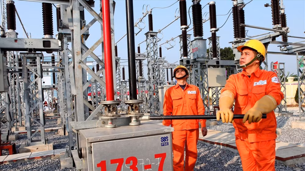 Cat giam hang loat dieu kien kinh doanh: Gia dien se canh tranh hon?