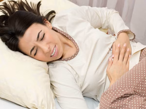 Tiêu hóa có vấn đề: Nếu bụng thường xuyên khó chịu và phải đi vệ sinh thường xuyên, một trong những thứ mà bạn có thể đổ lỗi chính là căng thẳng. Bởi thực tế thì quá stress có thể gây bất ổn cho đường tiêu hóa. Ảnh: Boldsky.