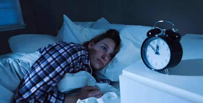 Hệ thống miễn dịch bị suy yếu: Thức khuya nhiều sẽ phá hủy các tế bào máu trắng, thành phần cung cấp khả năng miễn dịch cho cơ thể. Đó là lý do tại sao ngủ muộn sau 22h có thể làm suy yếu hệ miễn dịch. Ảnh: Jagran.