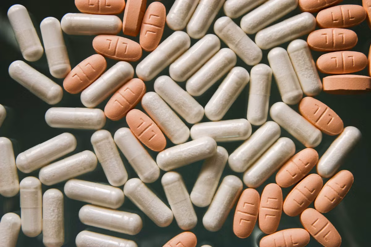 Tỏi, canxi, dầu cá và CoQ10 có các tính chất có thể giúp hạ huyết áp. Ảnh: Istock.