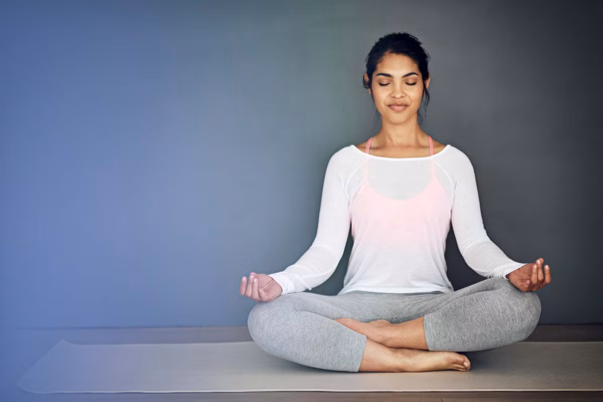 Thiền có thể giảm căng thẳng và hạ huyết áp. Mỗi ngày, bạn chỉ cần dành 5 phút thiền để điều hòa huyết áp. Ảnh: Istock.