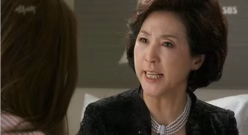 Buc tranh giai oan cho chuyen “con dau danh me chong”