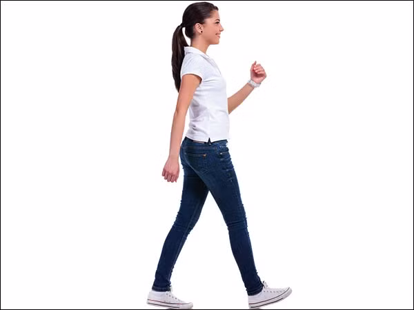 9. Đi bộ sớm khi đến chỗ hẹn: Nếu bạn có lịch gặp bác sĩ hoặc có cuộc họp hay thậm chí hẹn hò, bạn hãy thu xếp đến sớm và đi dạo quanh khu phố cho đến khi người bạn của bạn đến. Ảnh: Boldsky.