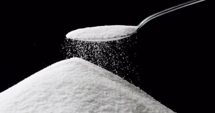 Aspartame: Aspartame là chất làm ngọt nhân tạo thường được thêm vào trong quá trình chế biến thực phẩm. Chất này còn được sử dụng để đảm bảo thực phẩm ít đường vẫn sở hữu vị ngọt. Một nghiên cứu từ Trung tâm Y tế Long Beach, California đã chỉ ra, trong số 170 bệnh nhân thì có đến 8,2% người bị đau đầu do aspartame. Ảnh: Blogspot.