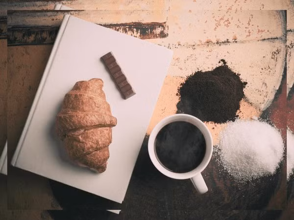 Cố gắng cắt bỏ bánh mì trắng, mì ống và gạo trắng trong chế độ ăn uống của bạn. Ảnh: Boldsky.