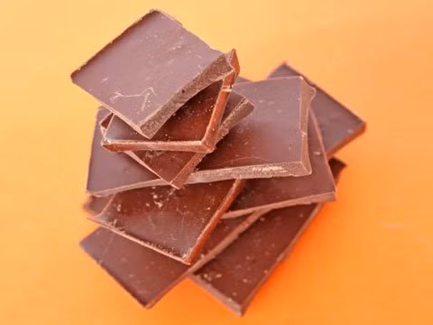 Socola đen: Món ngọt này chứa probiotic và chất chống oxy hoá để giữ cho dạ dày của bạn khỏe mạnh. Ảnh: RD.