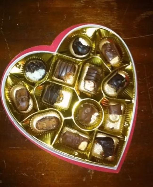 Khi không muốn ăn hết, bé sẽ thử mỗi vị một miếng. Ảnh: BS.