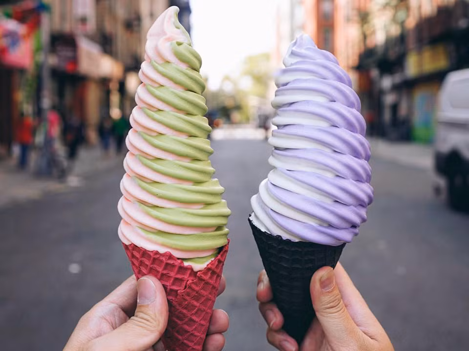 Món kem cốc pha trộn nhiều vị sẽ làm hài lòng thực khách trong năm tới. Ảnh: Insider.