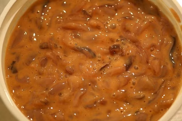 2. Nội tạng và ruột cá lên men của Nhật: Nội tạng và ruột cá lên men Shiokara là món khá kinh dị mà không phải ai cũng dám thử. Nguyên liệu chính của món ăn kinh khủng này là toàn bộ nội tạng của các loài cá bao gồm cả ruột, được trộn chung với 10% muối và 30% bột gạo và được ủ trong một hộp kín 1 tháng. Ảnh: Listverse.