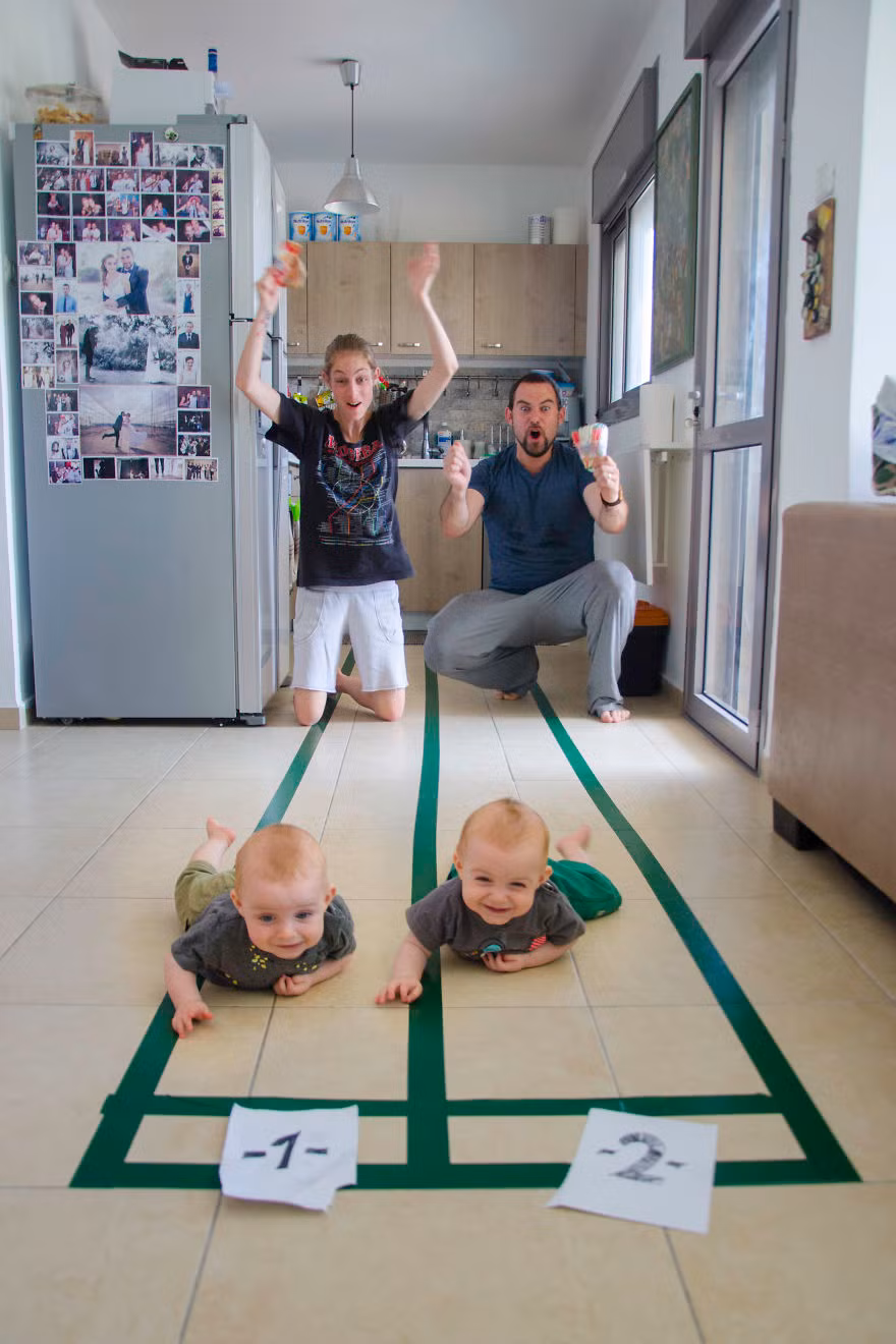 Hai anh em ta cùng đua nào. Ảnh: Facebook.