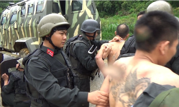 Cuối giờ chiều 28/6, lực lượng chức năng đã tiêu diệt Thuận và Tuân, bắt ba người khác ra hàng. (Ảnh: Vnexpress)