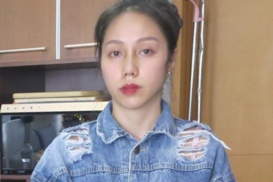  Mẹ kế đánh bé gái 8 tuổi tử vong ở TP HCM: Vụ việc “mẹ kế” đánh đập; bạo hành đến chết bé N.T.V.A (8 tuổi, ở TP.HCM) cách đây không lâu khiến dư luận vô cùng bức xúc. Ngày 28/12/2021; Cơ quan điều tra Công an quận Bình Thạnh quyết định khởi tố vụ án; khởi tố bị can Nguyễn Võ Quỳnh Trang (26 tuổi; ở Gia Lai) về tội “hành hạ người khác”. Nguyễn Võ Quỳnh Trang là “mẹ kế” bạo hành con riêng của ông Nguyễn Kim Trung Thái (người tình của Trang). 