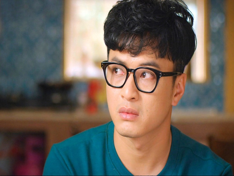 Sau Nhật ký Vàng Anh, Hồng Đăng liên tục tham gia các dự án phim ảnh. Anh còn đoạt không ít giải thưởng như giải Diễn viên nam ấn tượng tại VTV Awards mùa giải 2016 với vai diễn trong Zippo, mù tạt và em và mùa giải 2018 với vai diễn trong Cả một đời ân oán, giải Nam diễn viên truyền hình xuất sắc tại Cánh diều vàng 2016 với vai diễn trong Zippo, mù tạt và em. Đến năm 2022, Hồng Đăng tự tay “phá tan” sự nghiệp diễn xuất do ồn ào tại Tây Ban Nha. Ảnh: Vietnamnet.