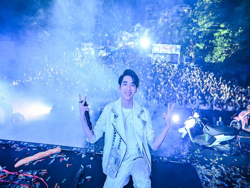 Sau ồn ào mâu thuẫn với ca sĩ Jack, K-ICM tiếp tục hoạt động nghệ thuật. Ảnh: FBNV.