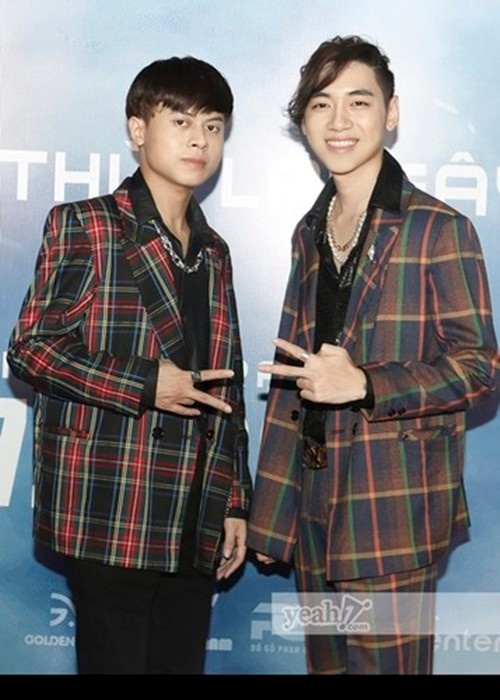 Tháng 9/2020, Ai mang cô đơn đi của K-ICM và APJ bị tố đạo nhạc Hàn. Theo nhiều cư dân mạng, đoạn điệp khúc của Ai mang cô đơn đi có giai điệu giống một đoạn nhạc trong Cheer up của nữ ca sĩ Hàn Quốc Hong Jin Young. Nhanh chóng, K-ICM lên tiếng phủ nhận đạo nhạc. Ảnh: Yeah1