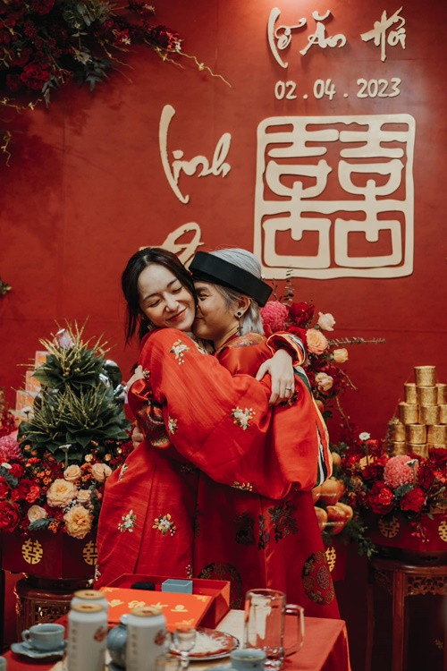 Vợ chồng Seachains tổ chức lễ ăn hỏi vào tháng 4/2023. Ảnh: FBNV.