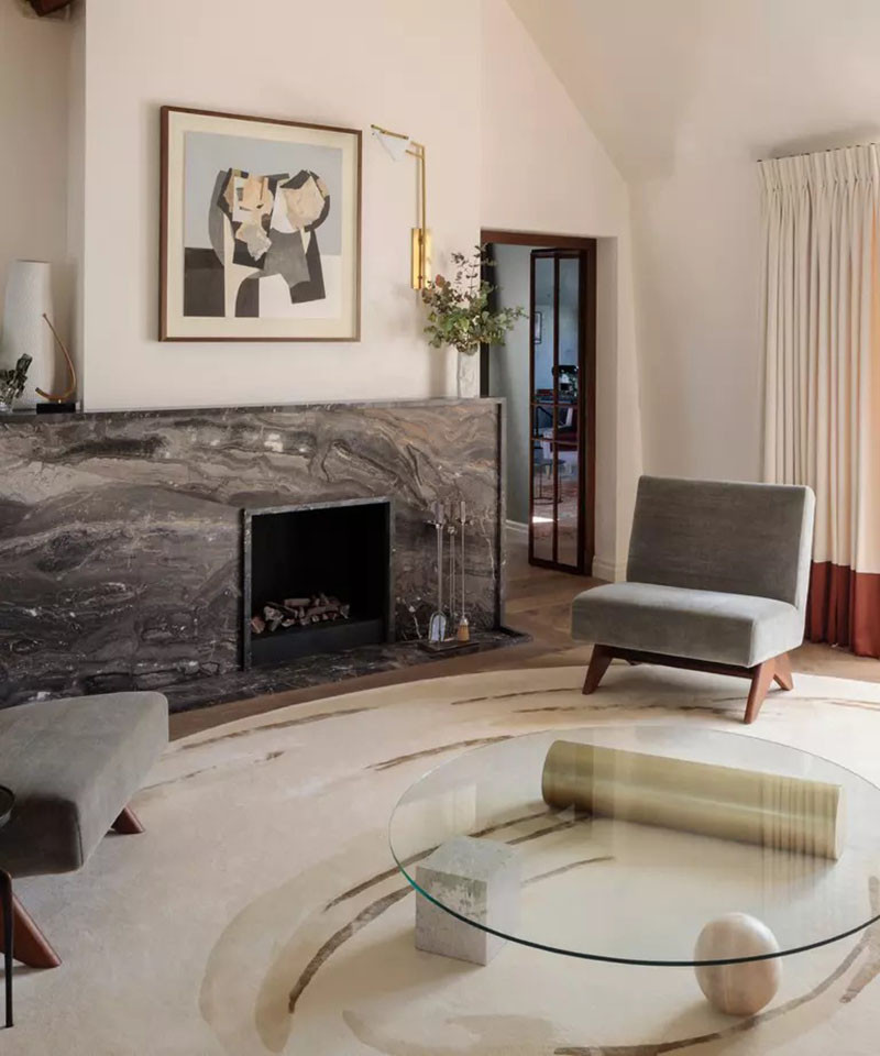 7. Việc sử dụng màu pastel bên trong phòng khách có thể được vận dụng theo nhiều cách. Bạn có thể sử dụng gam màu pastel khi sơn tường, khi lựa chọn rèm cửa, ghế sofa, thảm trải sàn trong phòng.