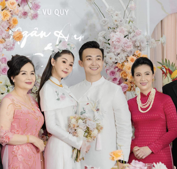 Me chong cua Le Au Ngan Anh coi con dau nhu con de-Hinh-2