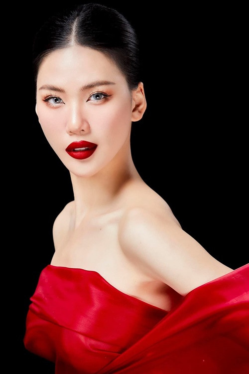 Cô từng được mời ngồi ghế giám khảo chấm bán kết và chung kết Nam vương Toàn cầu 2023, trở thành huấn luyện viên Hoa hậu Chuyển giới Việt Nam 2023.