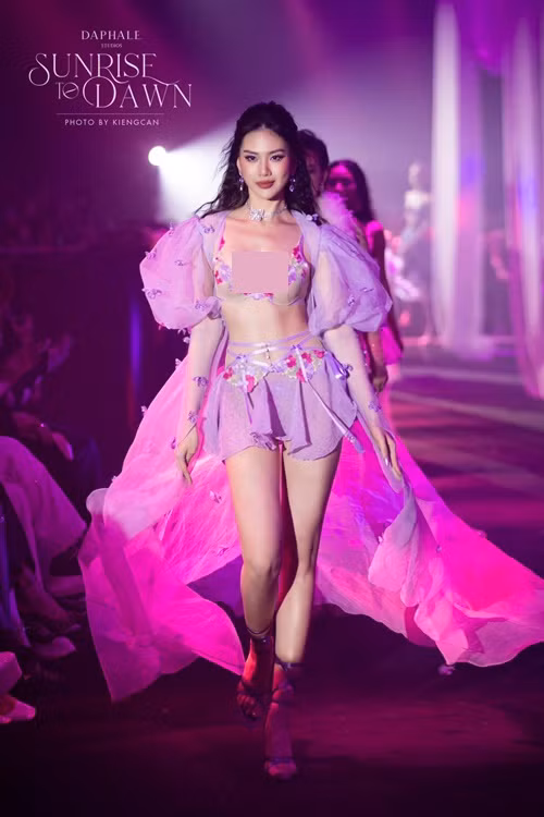 Quỳnh Hoa từng chia sẻ, cô bị bố phản đối khi thi nhan sắc và làm người mẫu.