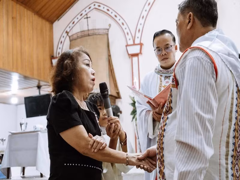 Nữ ca sĩ trải lòng: "Siu Black rất trân trọng và cảm ơn tình cảm của những người thân thương trong gia đình và đặc biệt là ông xã của Siu đã luôn chăm lo gia đình nhỏ của chúng ta để ngày hôm nay nhân duyên chúng ta một lần nữa lại về bên nhau".