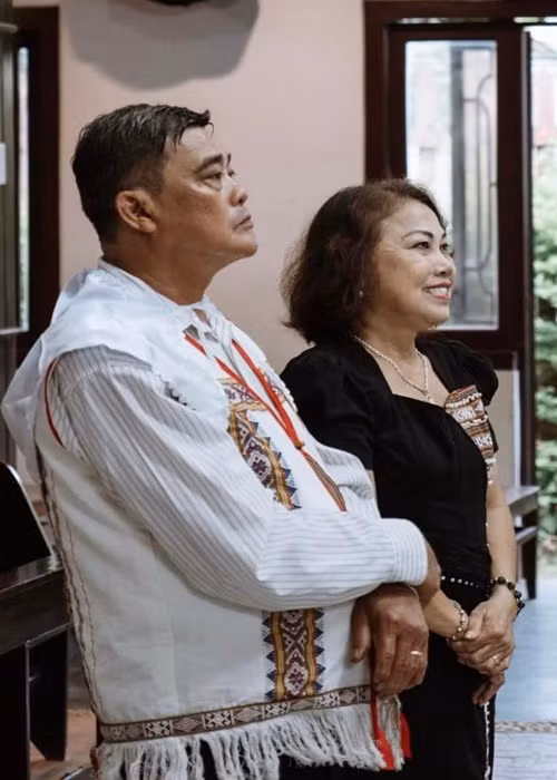 Nữ ca sĩ Siu Black tổ chức đám cưới tại nhà thờ vào ngày 8/9. Mới đây, cô chia sẻ loạt ảnh hôn lễ của mình. Ảnh: FBNV.