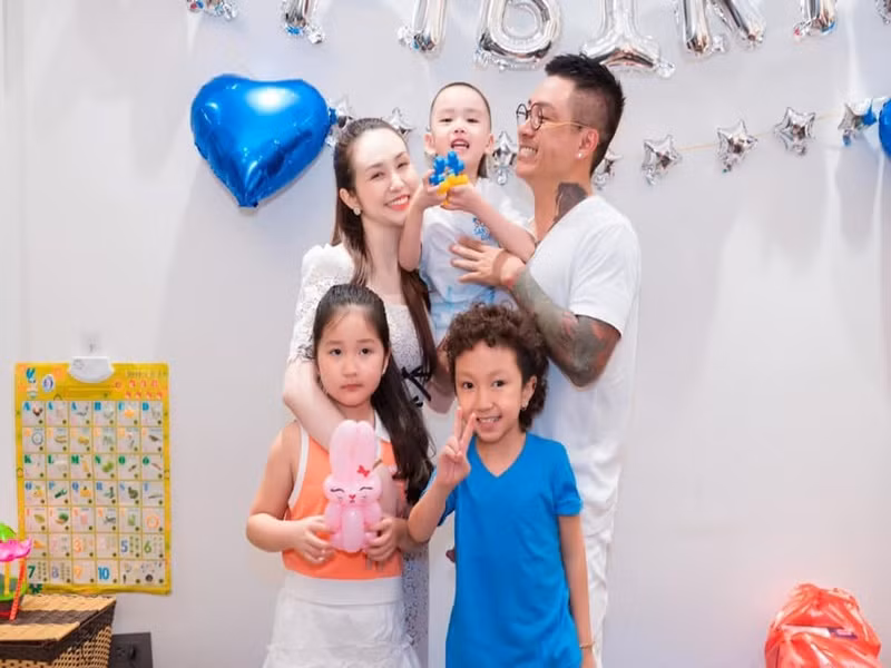 Tuấn Hưng có tổ ấm hạnh phúc nhất nhì showbiz Việt. Ảnh: FBNV.