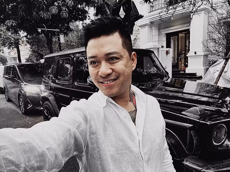 Theo Dân Trí, để dồn tiền mua biệt thự, anh đã bán chiếc xe hơi yêu thích. Ảnh: Dân Trí.